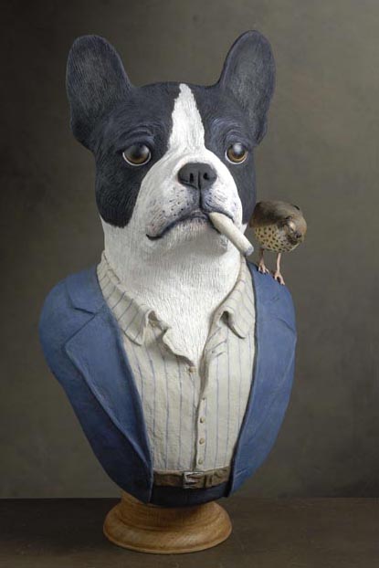 Bouledogue et oiseau